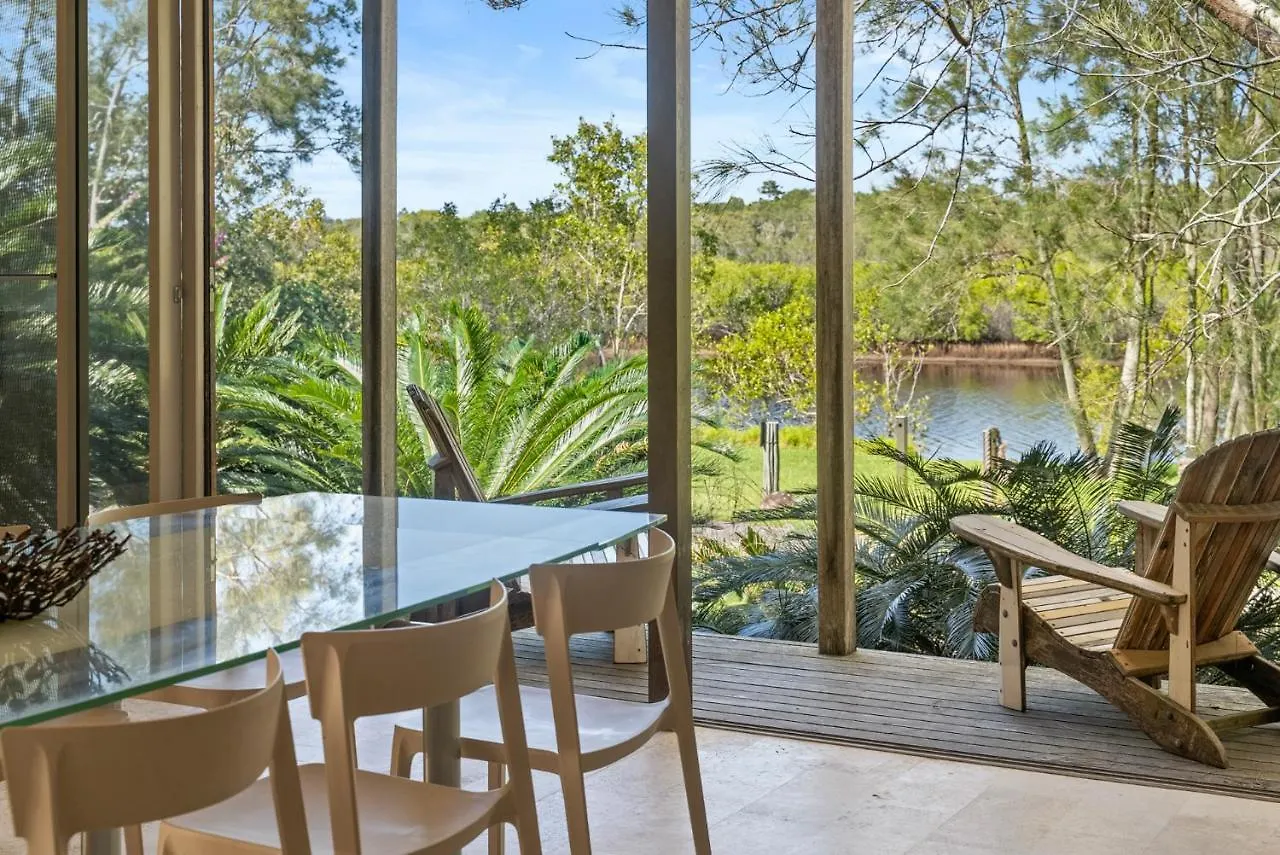 Holiday home Fuller Holidays - Belongil Beach Pavilion House, 18A Childe St Byron Bay