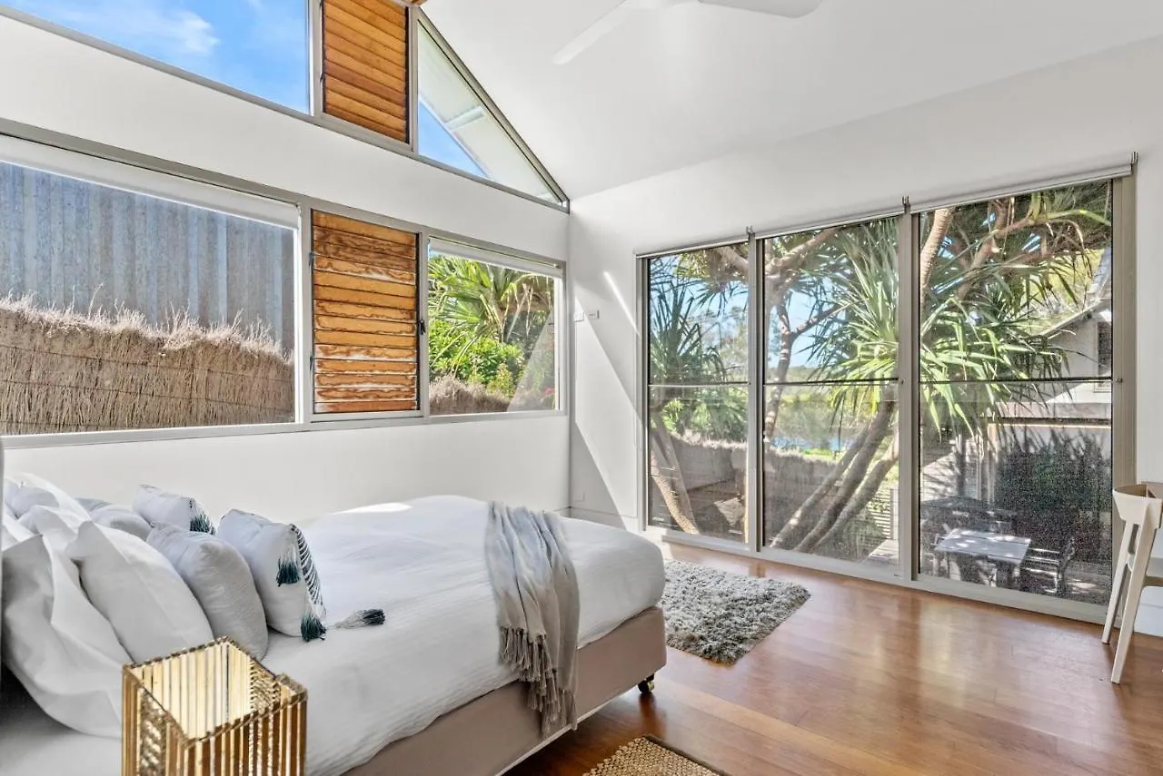 Holiday home Fuller Holidays - Belongil Beach Pavilion House, 18A Childe St Byron Bay